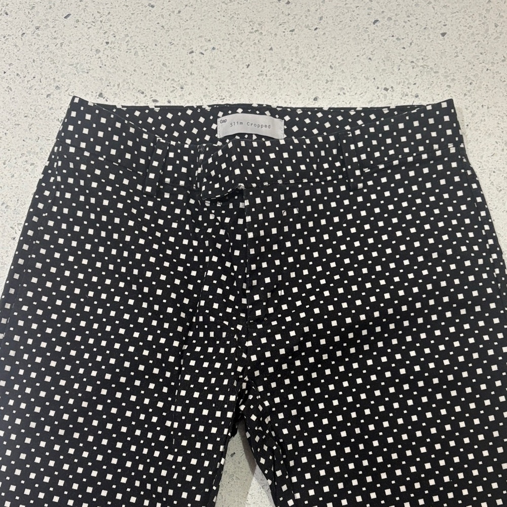 GAP Black and White Cropped Pants - Size 00